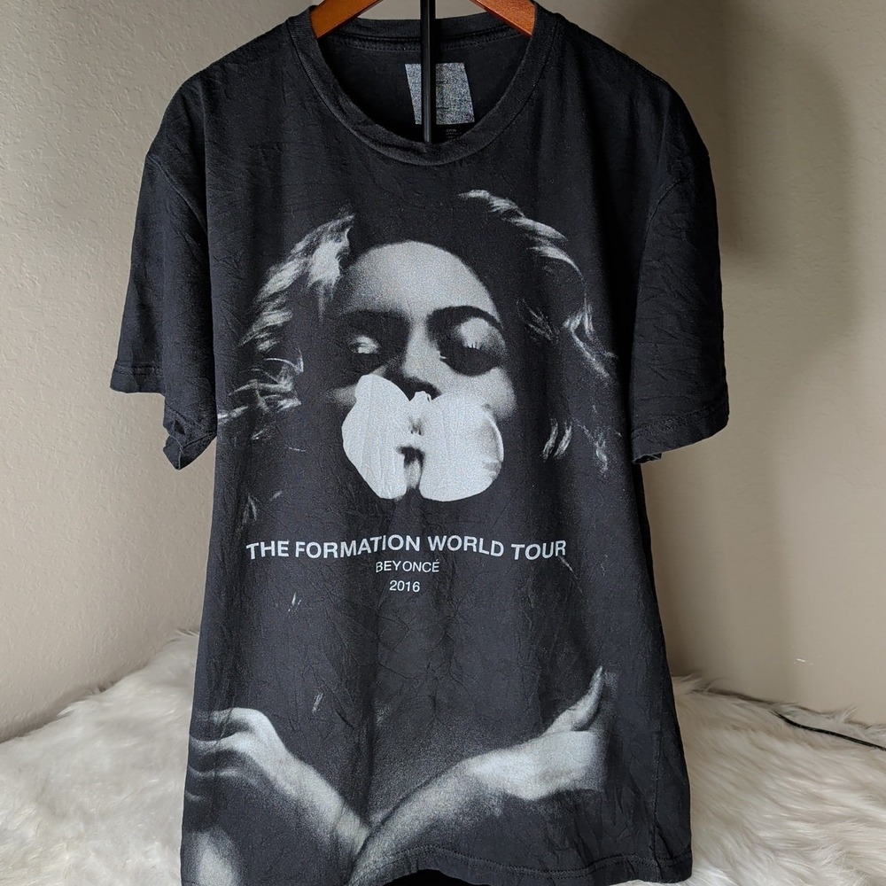 Beyonce Formation World Tour T-Shirt Women Medium Black 2016 Concert Graphic Tee